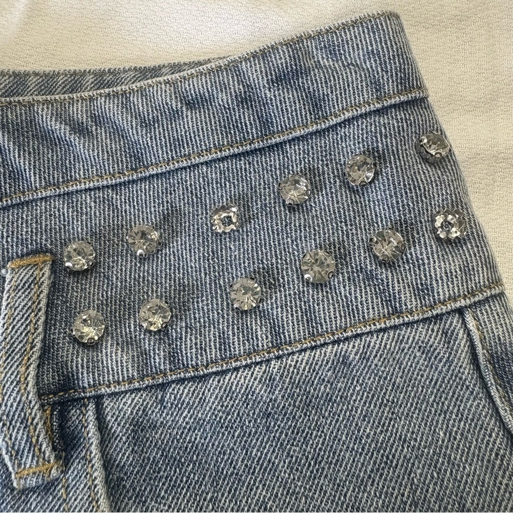 Cloud Ten Women’s Studded High Rise Denim Shorts Size S Raw Hem - Picture 3 of 12